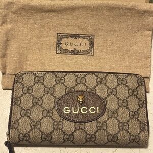 Authentic/custom Gucci Neo vintage supreme zip around wallet
